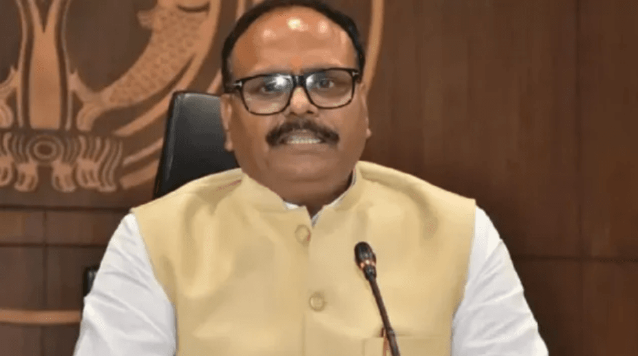 लखनऊ में ब्रजेश पाठक ने 31 शिक्षकों को किया सम्मानित, कहा- राष्ट्र निर्माण की सबसे बड़ी शक्ति हैं टीचर