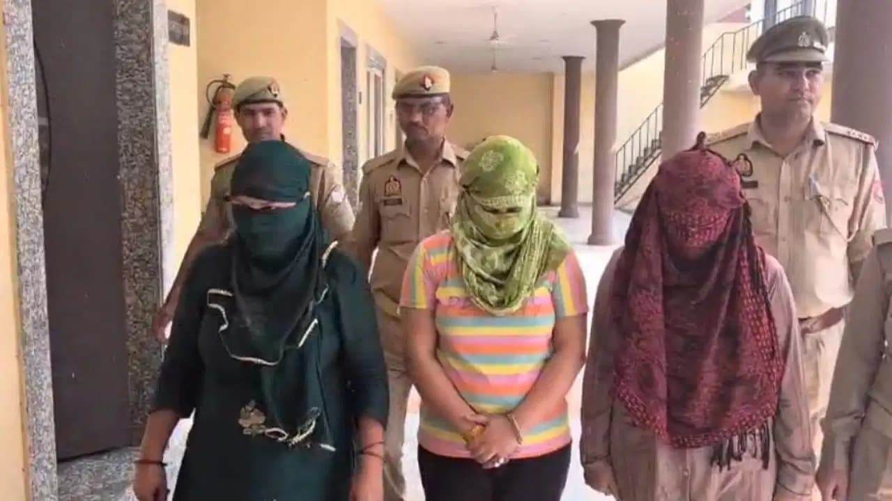 ‘7 लाख दो, सरकारी नौकरी पाओ…’, फर्जी IAS विप्रा शर्मा गैंग का पर्दाफाश, यूनिवर्सिटी क्लर्क भी था ठगी में शामिल