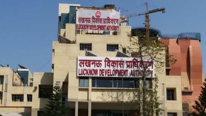 लखनऊ में LDA कर्मी ने बीजेपी विधायक से ही मांग लिया 25 लाख का घूस, पुलिस ने अब हिरासत में लिया